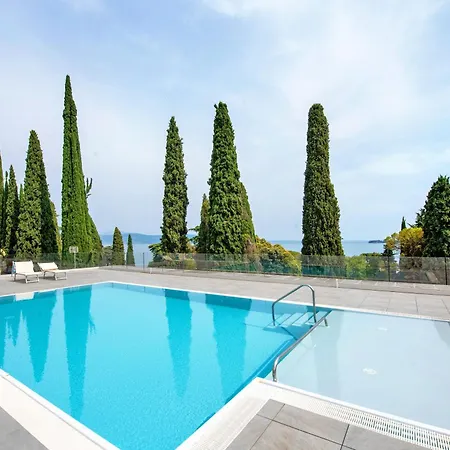 Apartment Michela Flat In Gardone Gardone Riviera