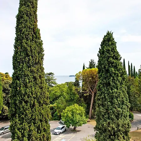 Michela Flat In Gardone Gardone Riviera